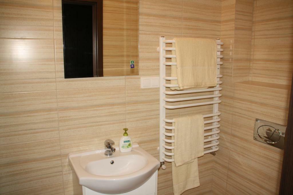Hotel For You พาเบียนิเซ ภายนอก รูปภาพ